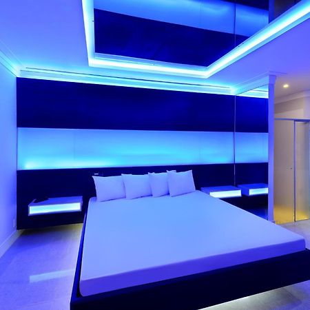 Eros Motel กูยาบา ภายนอก รูปภาพ