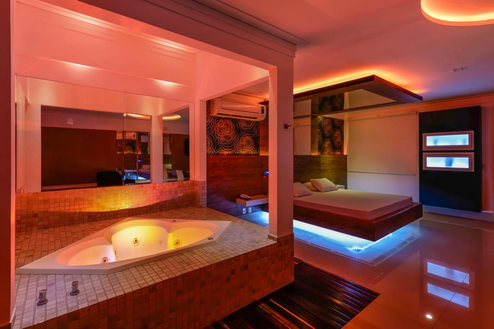 Eros Motel กูยาบา ภายนอก รูปภาพ