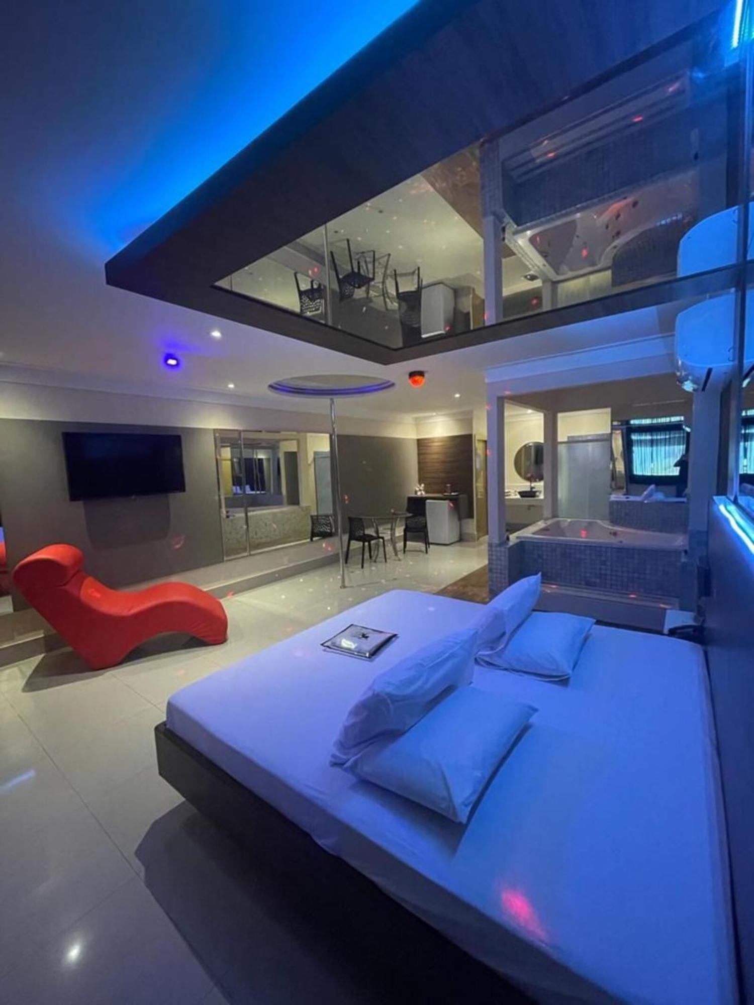 Eros Motel กูยาบา ภายนอก รูปภาพ