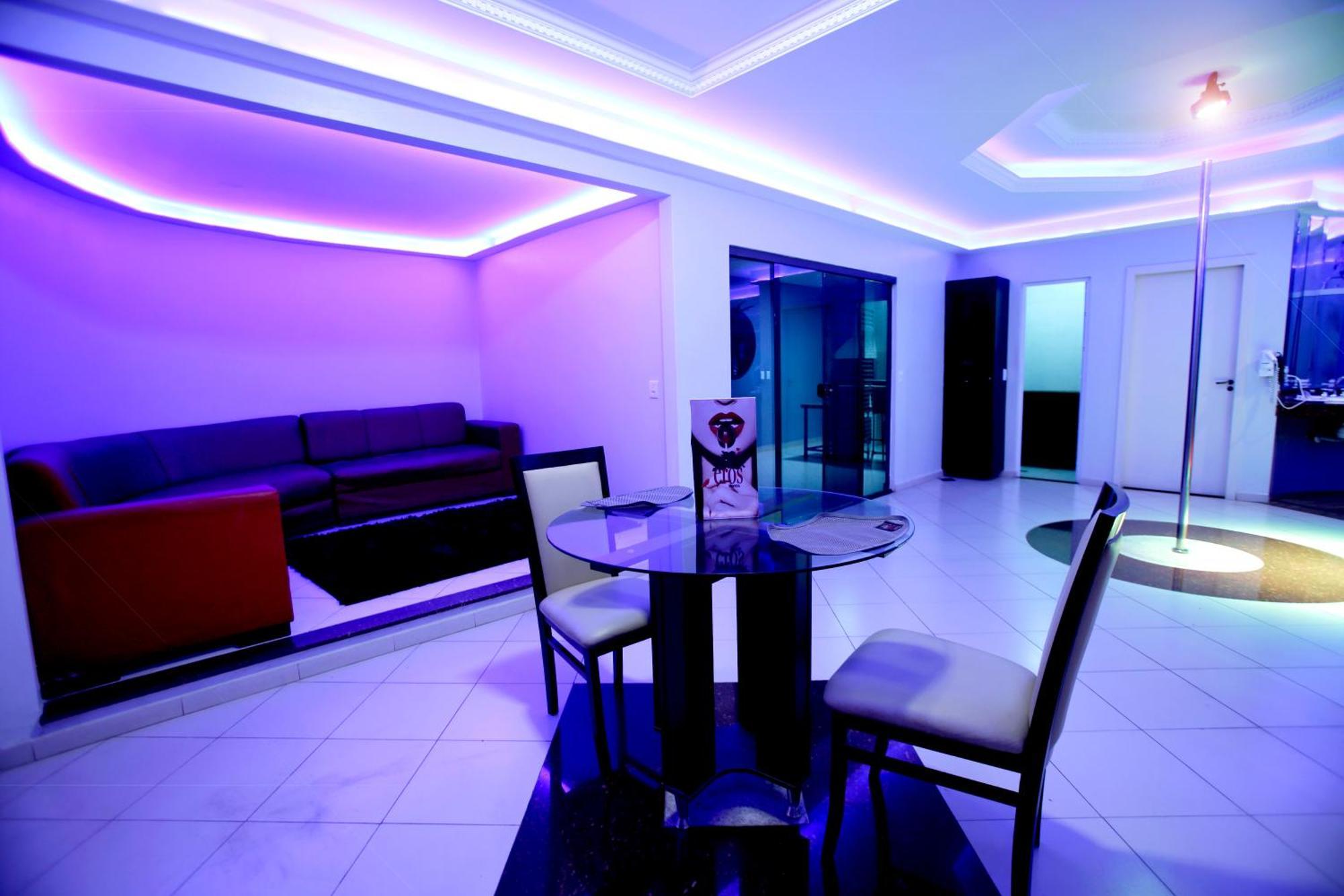 Eros Motel กูยาบา ภายนอก รูปภาพ