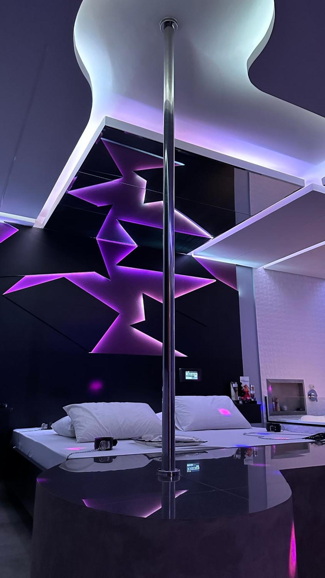 Eros Motel กูยาบา ภายนอก รูปภาพ